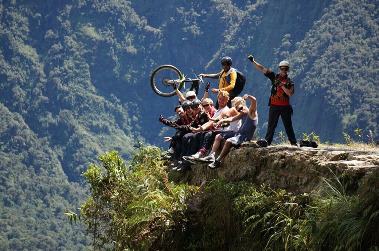 death road bolivia tour